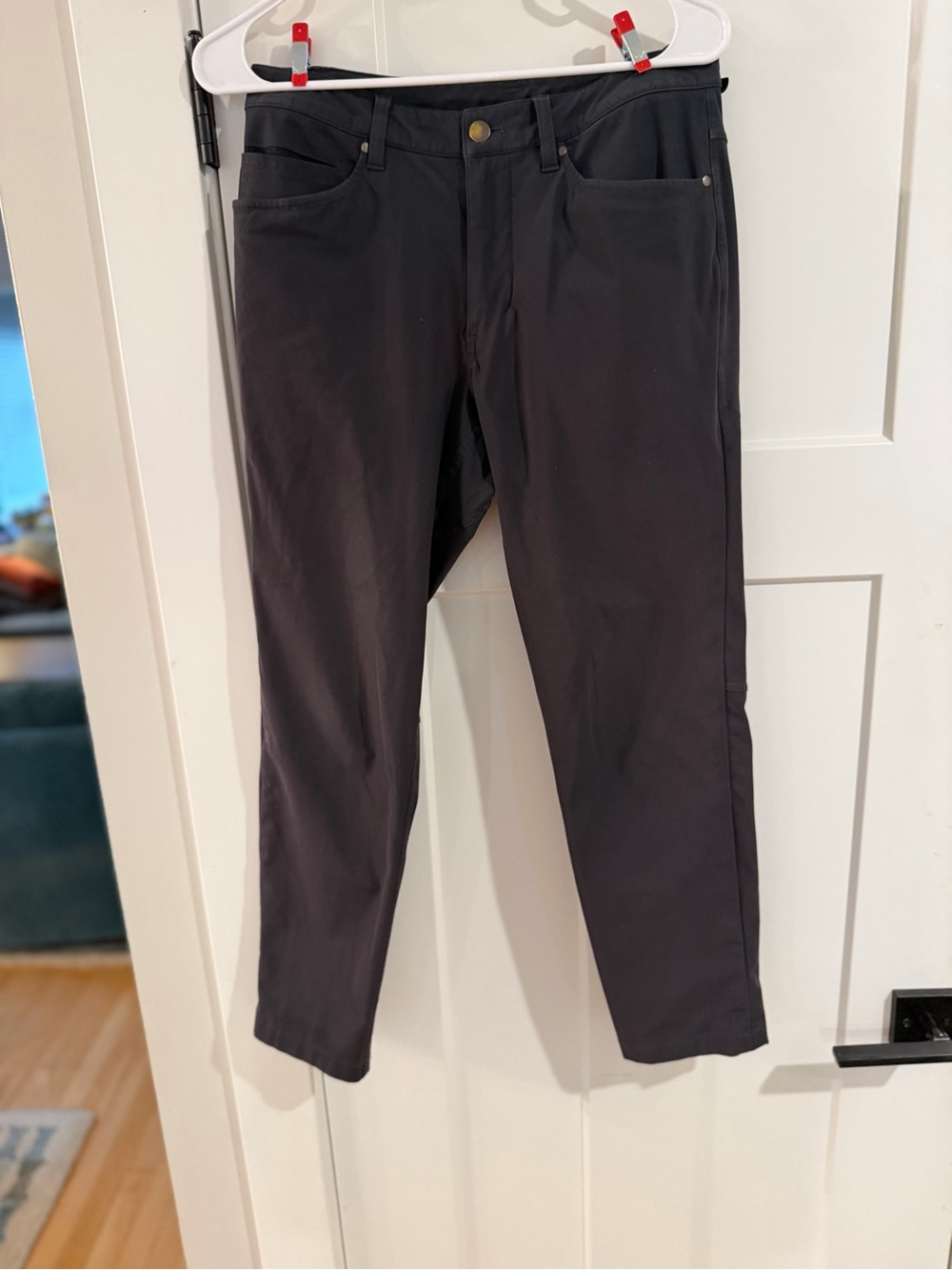 Men’s or Women’s lululemon Straight Fit Pants in Dark Charcoal Size 28